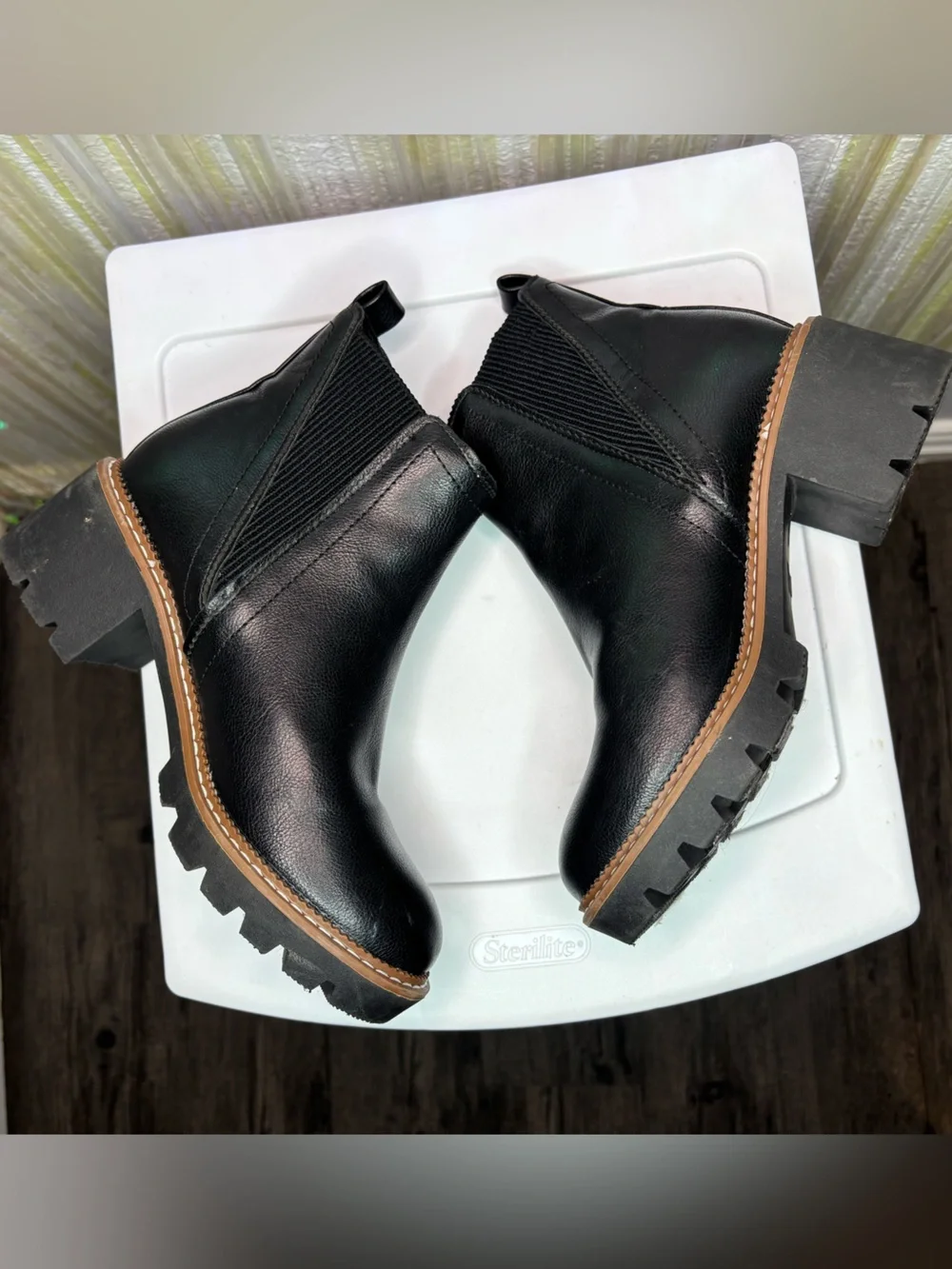 Buckle MIA Black Rodos Ankle Pull On Boot with Brown Welt Sz 6 Worn Once